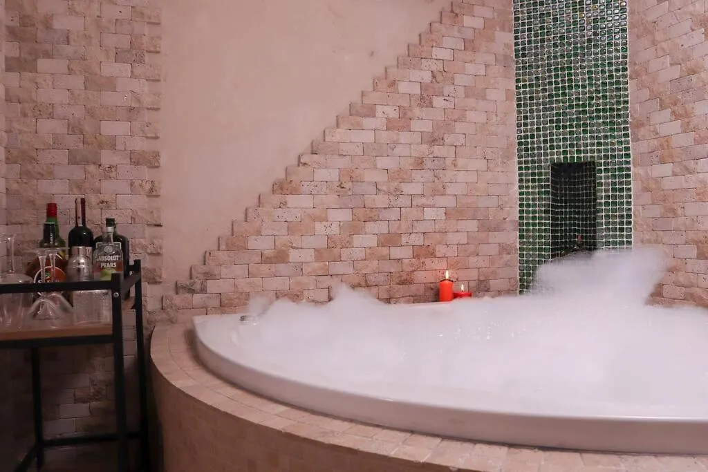 Delux Private Jacuzzi And Sauna Inside The Flat 이스탄불 0*,  터키